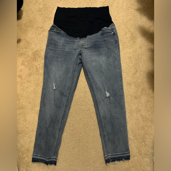 TIME AND TRU Maternity Ripped Jeans (12-14) - Picture 4 of 10